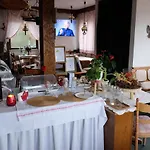 カフェ ペンション ゾンネンカンゼル 3* シュターツバート・ブリュッケナウ